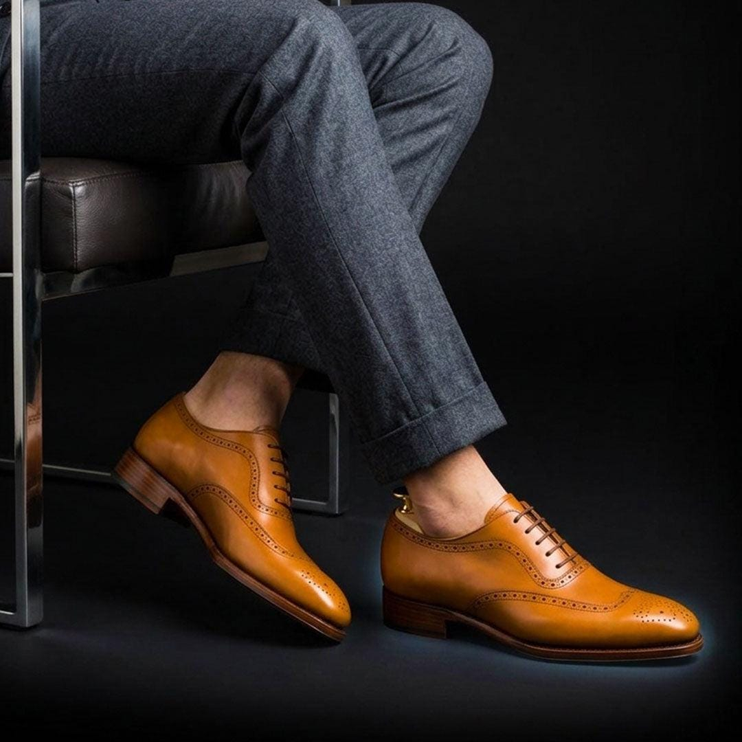ErYi7CCyV-1.jpg Men’s Tan Leather Wingtip Brogue Oxford Shoes - Image 1